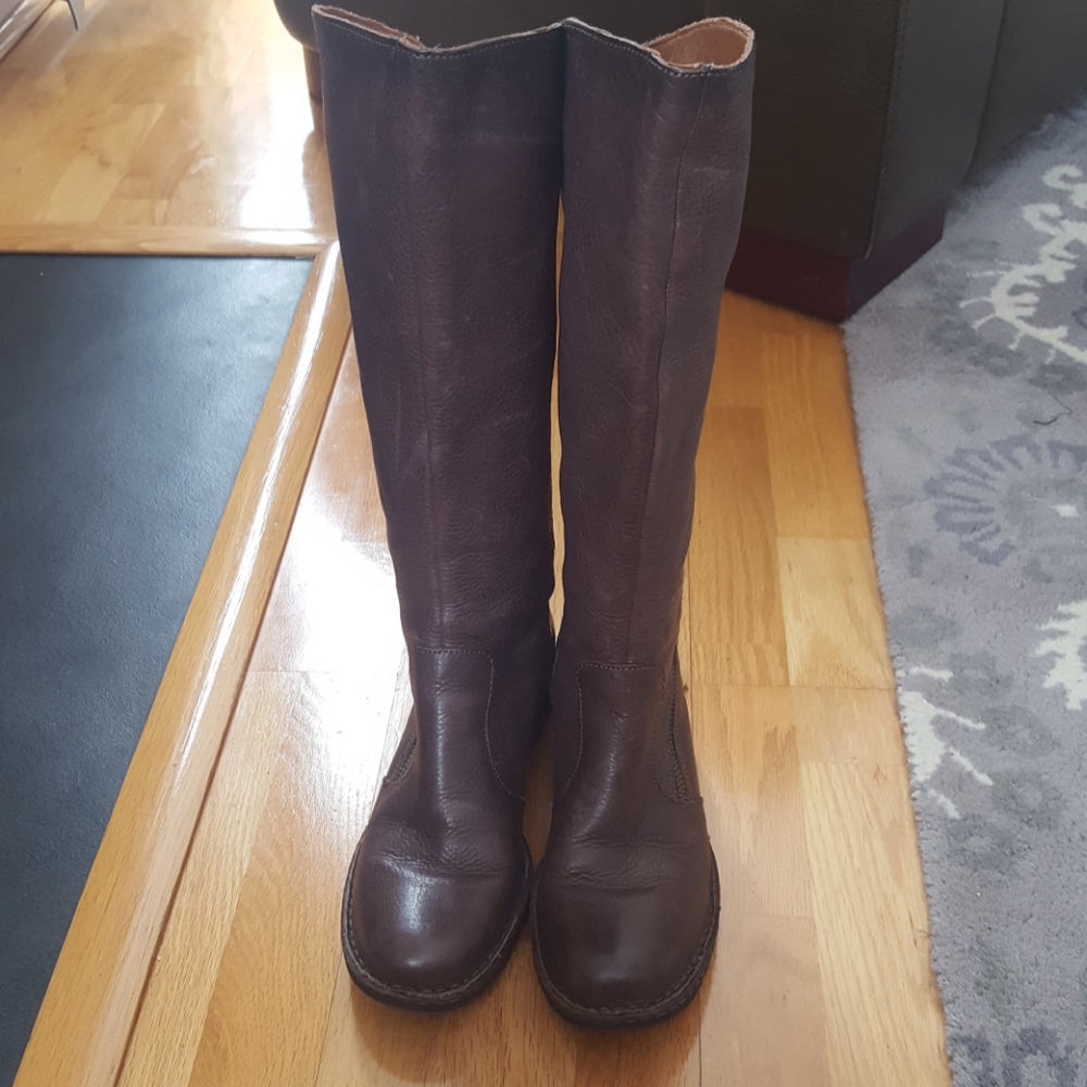 Born leather boots